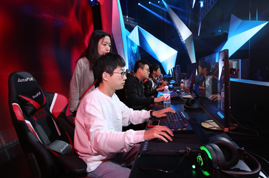 压联赛中 压联赛中